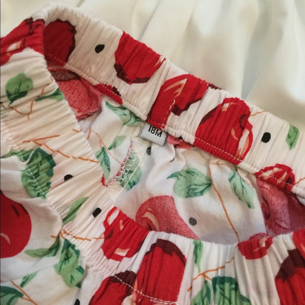Cherry Short Set - Picture 2 of 2